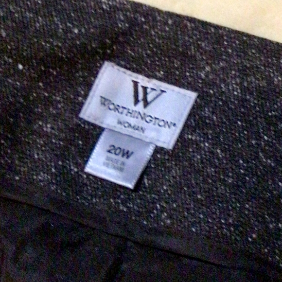 Stylish Brown skirt with leather-like stripes - Picture 15 of 16